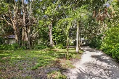 3301 Bay Shore Road, Sarasota, FL 34234 - Photo 9