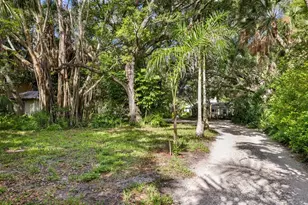 3301 Bay Shore Rd, Sarasota, FL 34234 - Photo 9