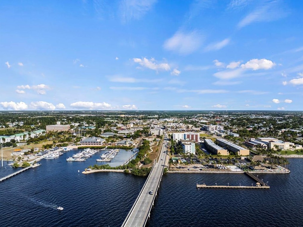 1626 Woodlawn Ave, Punta Gorda FL 33950-5757 exterior