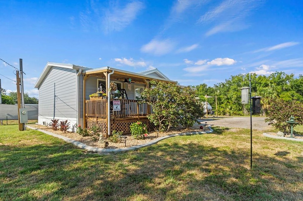 1626 Woodlawn Ave, Punta Gorda FL 33950-5757 exterior