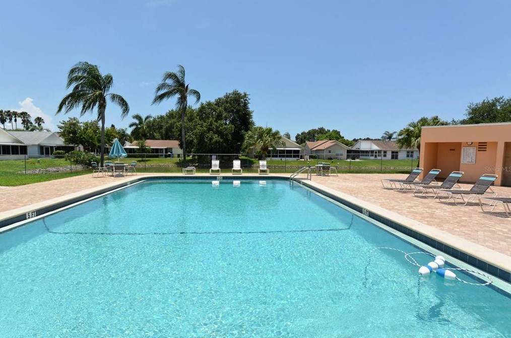 3947 37th Street Ct, Bradenton FL  34205-2303 exterior