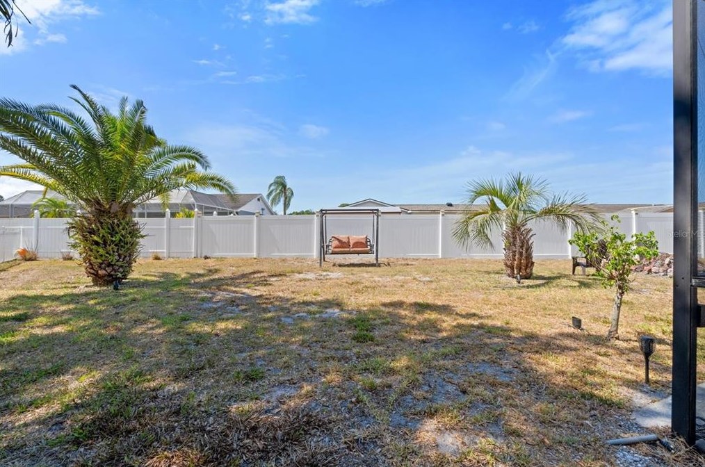 926 Plum Tree Ln, Sarasota FL  34243-1760 exterior