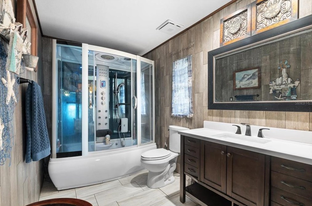 926 Plum Tree Ln, Sarasota FL  34243-1760 exterior