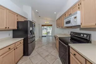 424 Cardiff Rd, Venice, FL 34293 - Photo 5