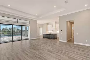 10629 Nicklaus Ct, Englewood, FL 34223 - Photo 9