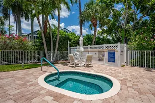 1260 Dolphin Bay Way, Sarasota, FL 34242 - Photo 33