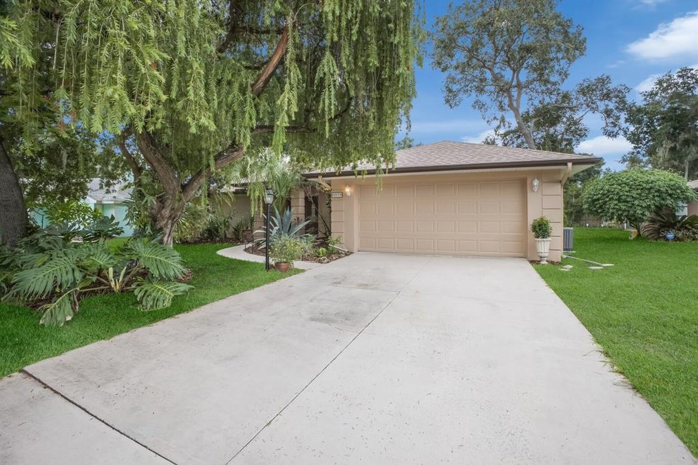 4959 80th Avenue Cir, Sarasota FL  34243-4916 exterior