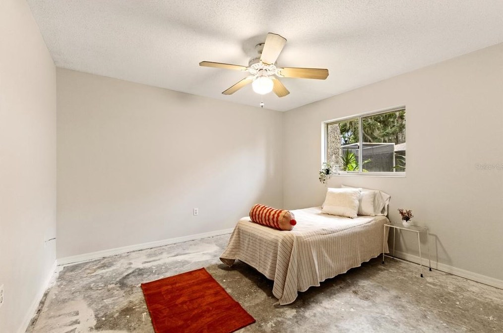 4959 80th Avenue Cir, Sarasota FL  34243-4916 exterior