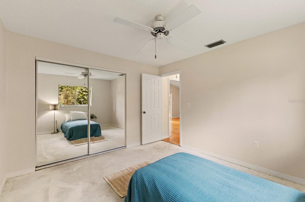 4959 80th Avenue Cir, Sarasota FL  34243-4916 exterior