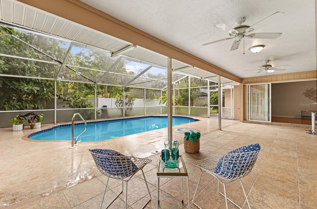 4959 80th Avenue Cir, Sarasota FL  34243-4916 exterior