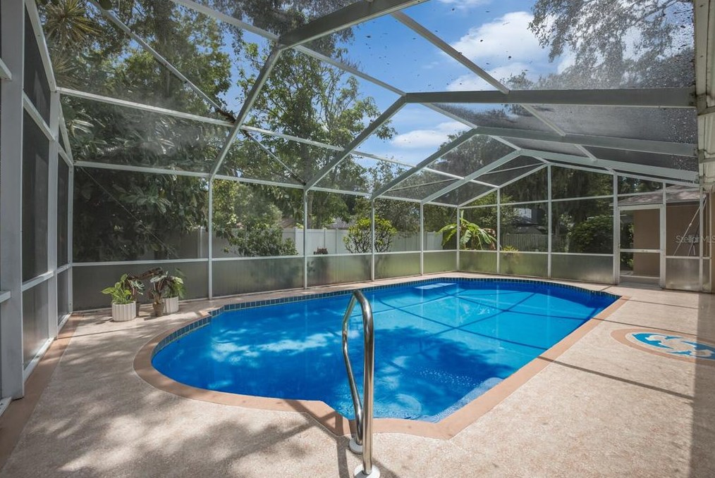 4959 80th Avenue Cir, Sarasota FL  34243-4916 exterior