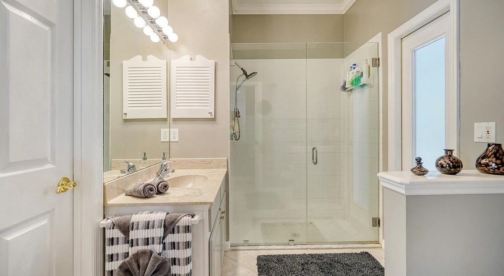 5147 Creekside Trl, Sarasota FL 34243-3879 exterior