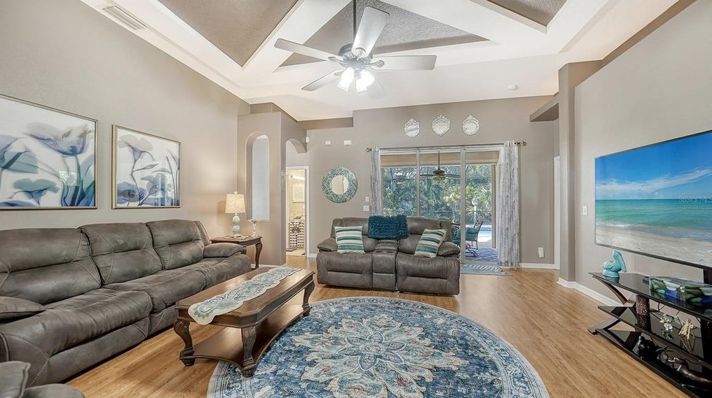 5147 Creekside Trl, Sarasota FL 34243-3879 exterior