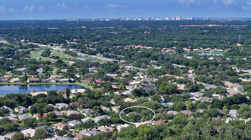 5147 Creekside Trl, Sarasota FL 34243-3879 exterior