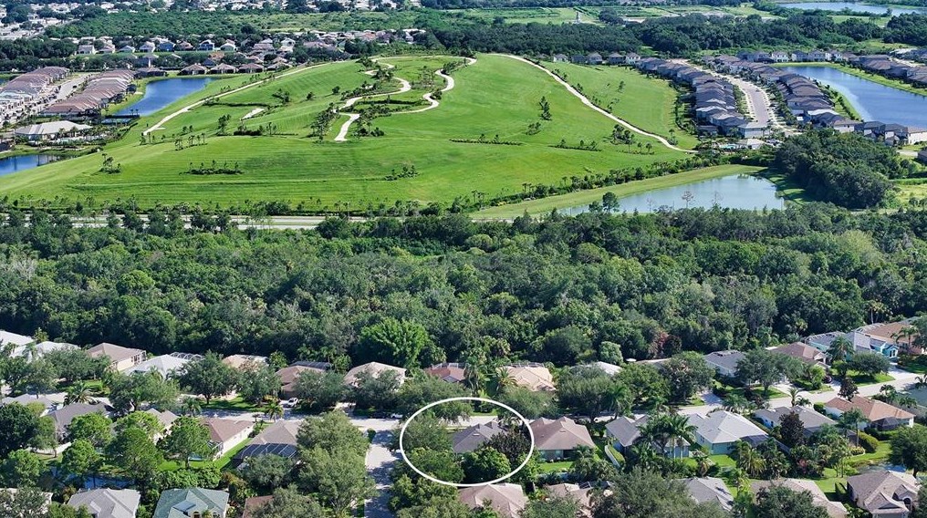 5147 Creekside Trl, Sarasota FL 34243-3879 exterior