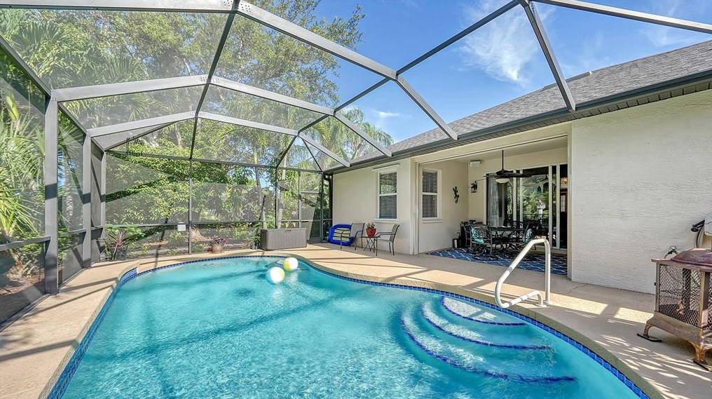 5147 Creekside Trl, Sarasota FL 34243-3879 exterior