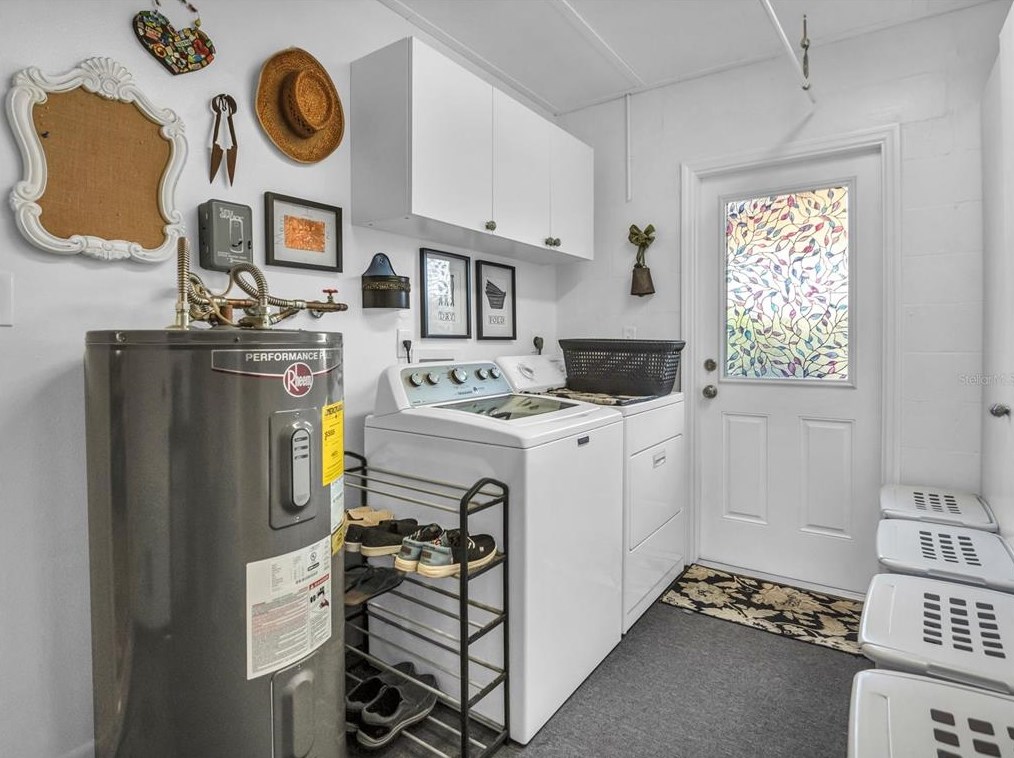 5364 Winewood Dr, Sarasota FL  34232-5625 exterior