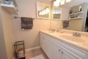 1608 Bayhouse Point Dr, Sarasota, FL 34231 - Photo 19
