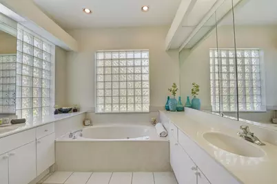 4653 Hadfield Drive, Sarasota, FL 34235 - Photo 39