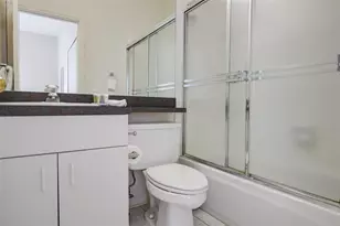 4653 Hadfield Dr, Sarasota, FL 34235 - Photo 13