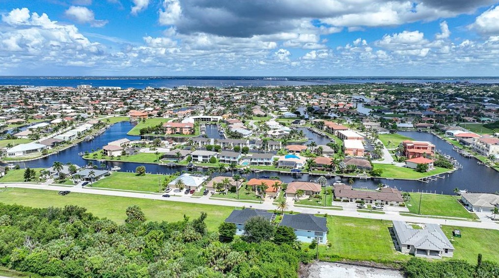 2801 Magdalina Dr, Punta Gorda FL  33950-6780 exterior
