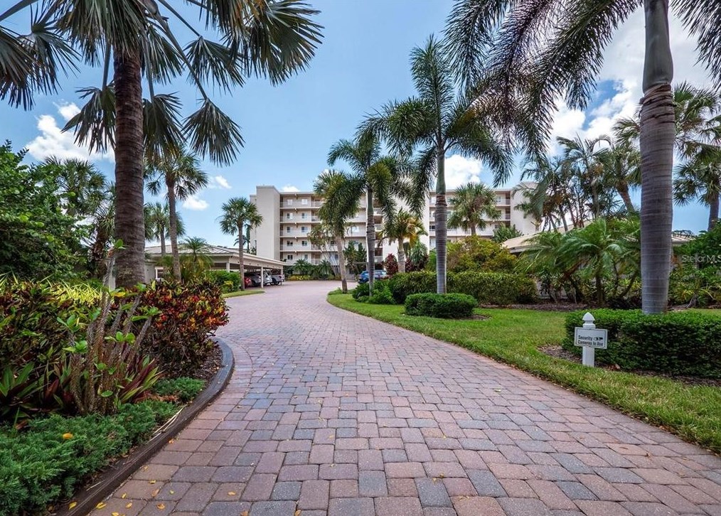 4825 Gulf Of Mexico Dr, Longboat Key FL  34228-2133 exterior