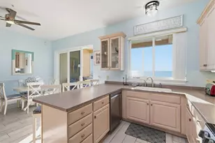 1900 Gulf Dr N, Bradenton Beach, FL 34217 - Photo 9