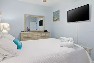1900 Gulf Dr N, Bradenton Beach, FL 34217 - Photo 29