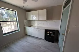 401 Colonia Ln E, Nokomis, FL 34275 - Photo 1