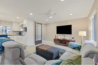 1900 Benjamin Franklin Drive #V-15, Sarasota, FL 34236 - Photo 9