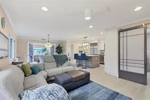 1900 Benjamin Franklin Dr, Sarasota, FL 34236 - Photo 11