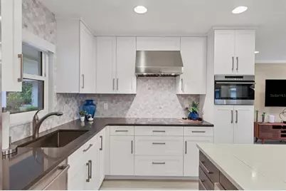 1900 Benjamin Franklin Drive #V-15, Sarasota, FL 34236 - Photo 7