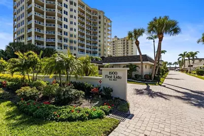 1900 Benjamin Franklin Drive #V-15, Sarasota, FL 34236 - Photo 3