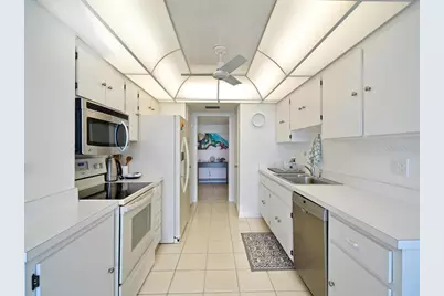 2425 Gulf Of Mexico Drive #7F, Longboat Key, FL 34228 - Photo 27