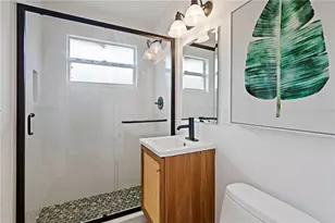 1451 S Jefferson Ave, Sarasota, FL 34239 - Photo 23