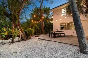 7665 Sanderling Rd, Sarasota, FL 34242 - Photo 61