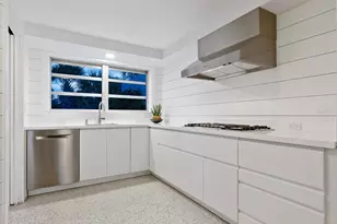 7665 Sanderling Rd, Sarasota, FL 34242 - Photo 29