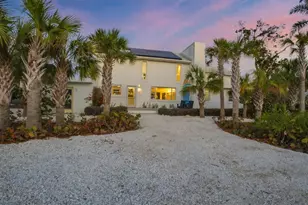 7665 Sanderling Rd, Sarasota, FL 34242 - Photo 15