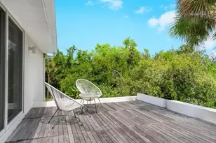 7665 Sanderling Rd, Sarasota, FL 34242 - Photo 37