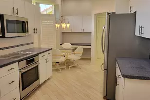 7557 Fairlinks Ct, Sarasota, FL 34243 - Photo 5