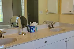 7557 Fairlinks Ct, Sarasota, FL 34243 - Photo 23