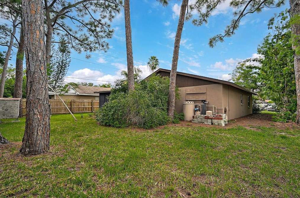 1862 Rita St, Sarasota FL  34231-6634 exterior