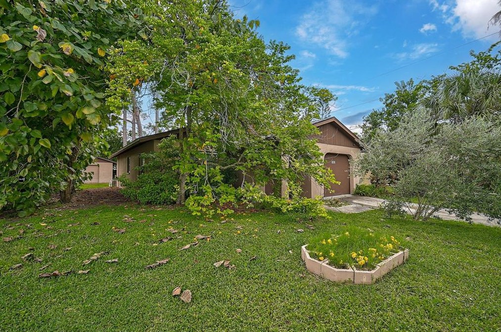 1862 Rita St, Sarasota FL  34231-7726 exterior