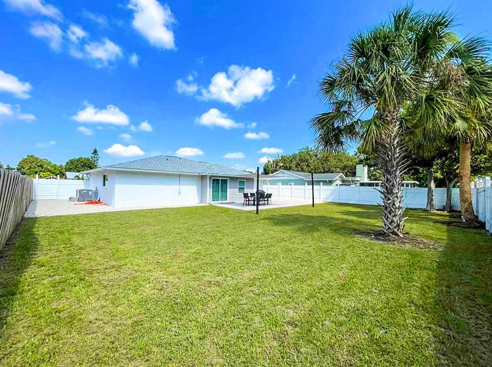 2845 Indianwood Dr, Sarasota FL  34232-6010 exterior