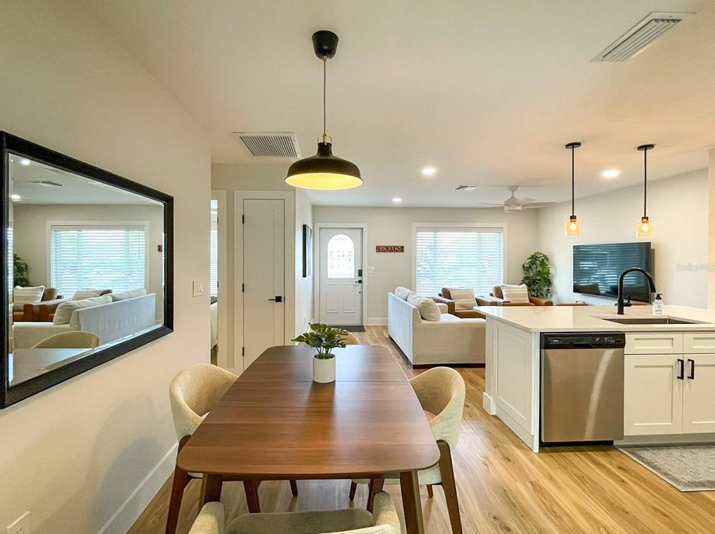 2845 Indianwood Dr, Sarasota FL  34232-6000 exterior