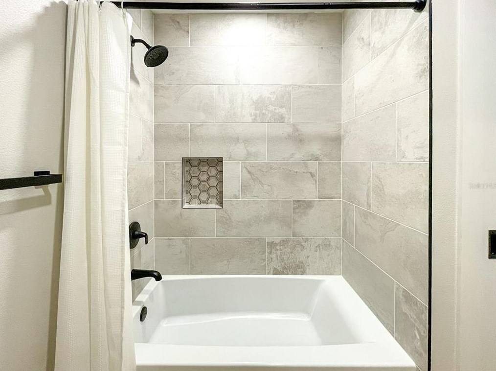 2845 Indianwood Dr, Sarasota FL  34232-6010 exterior