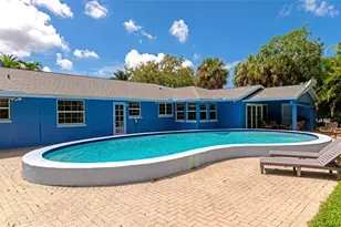 1389 Harbor Dr, Sarasota, FL 34239 - Photo 15