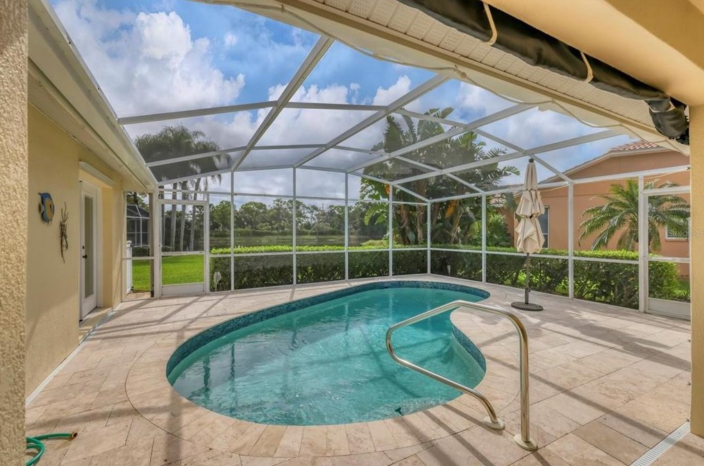 4224 Hearthstone Dr, Sarasota FL 34238-3232 exterior