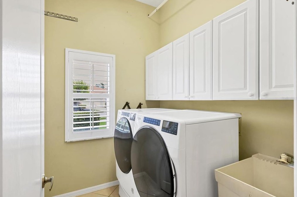 4224 Hearthstone Dr, Sarasota FL 34238-3232 exterior