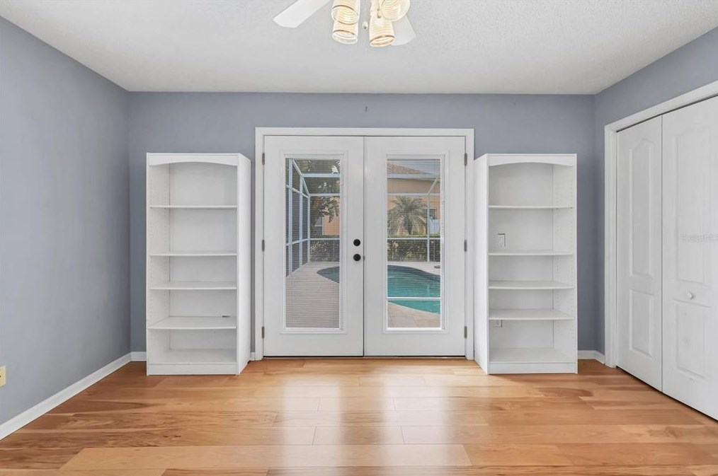 4224 Hearthstone Dr, Sarasota FL 34238-3232 exterior